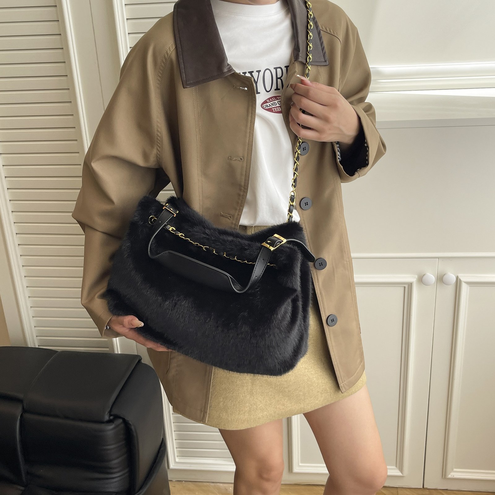 Large Capacity Fur Bag Women's Shoulder Messenger Bag - Image 6