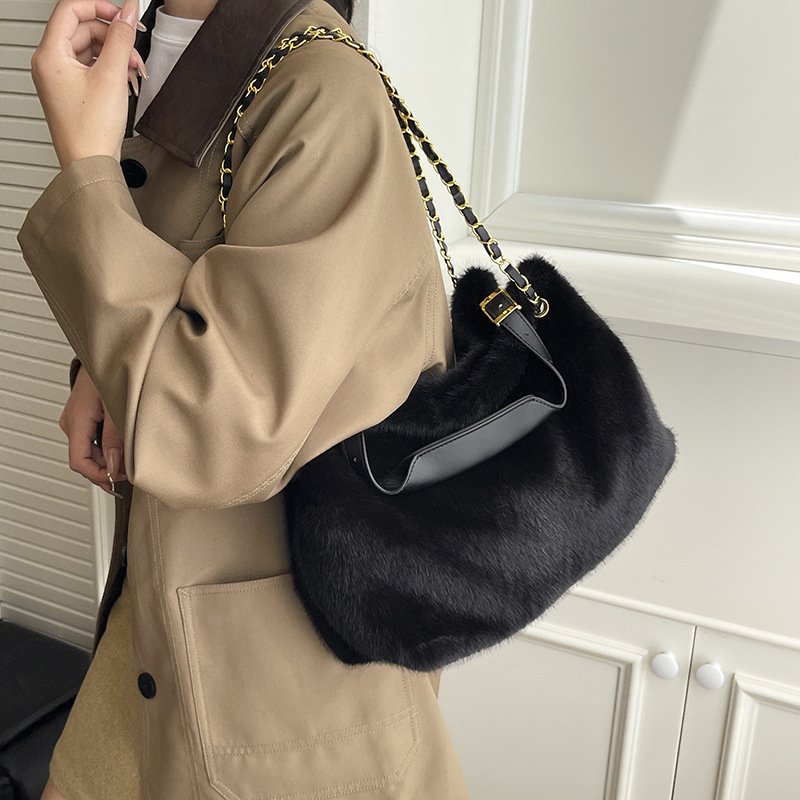Large Capacity Fur Bag Women's Shoulder Messenger Bag - Image 8