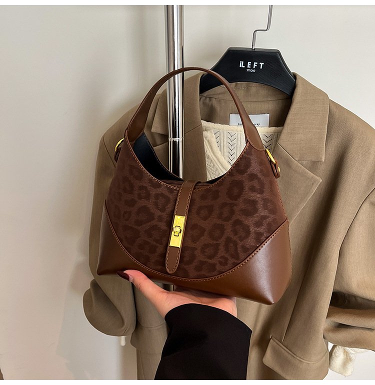 Capacity Versatile Commuter Portable Shoulder Messenger Bag - Image 4