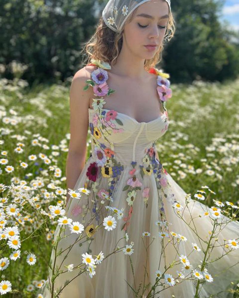 Light Champagne Tulle Prom Dress Sweetheart-Neck Flow - Image 3